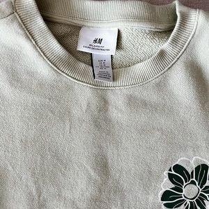 lightweight crewneck worn once